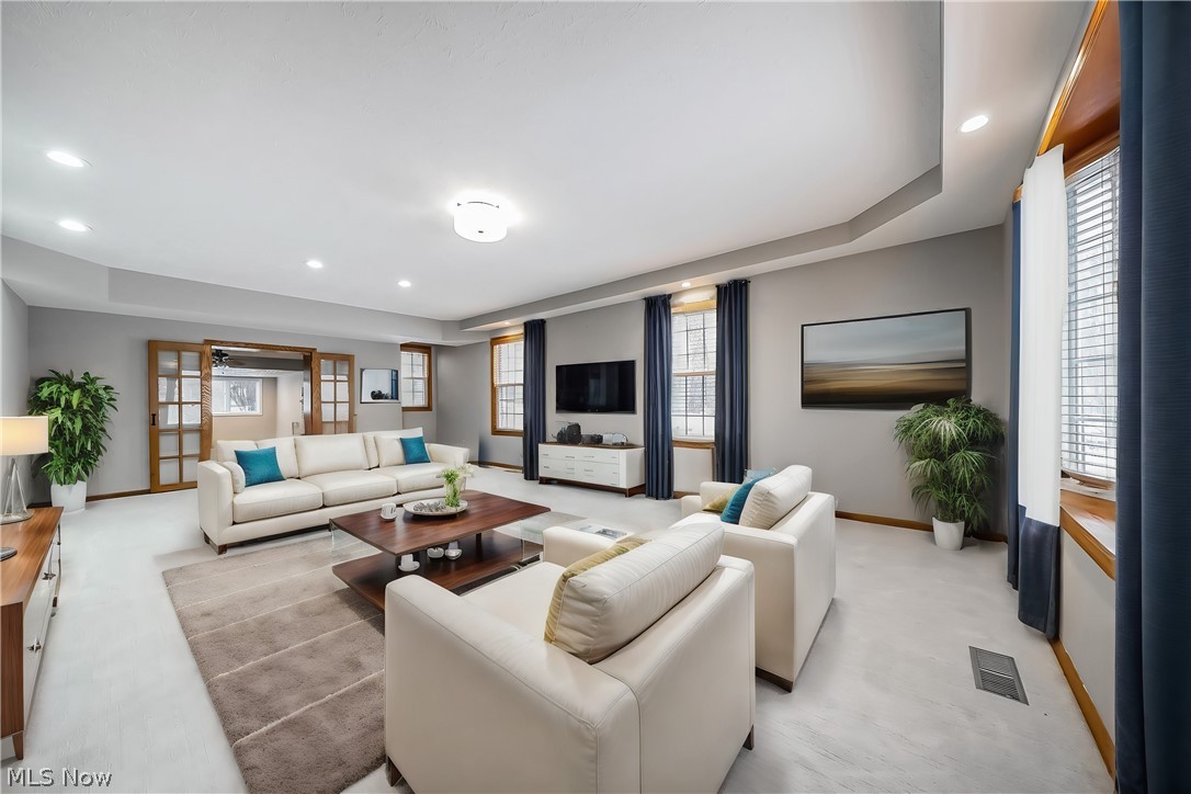 35912 Solon Road Solon, OH 44139 - Photo 4 of 49 Virtual staging