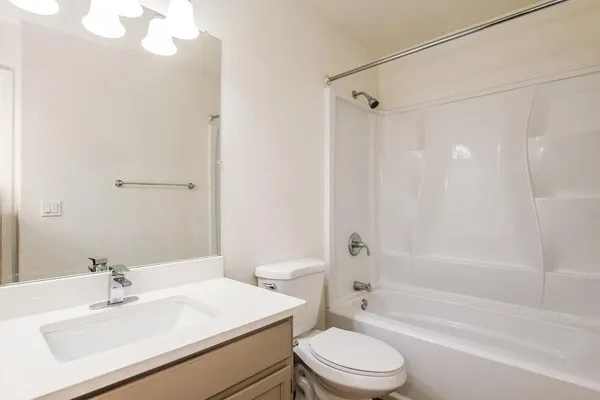 $2,230 | 7045 North 28th Avenue, Phoenix, AZ 85051