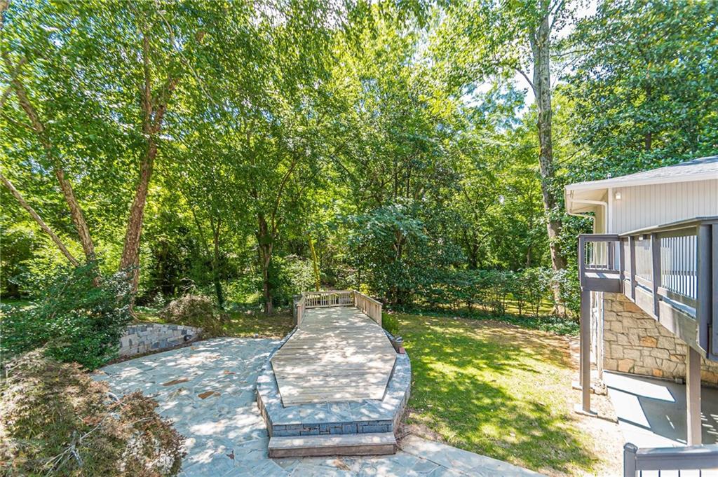 4523 Runnemede Road Northwest Atlanta, GA 30327 - Photo 3 of 39