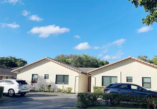 $2,300 | 4104 Northwest 114th Avenue, Coral Springs, FL 33065