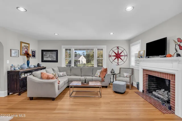 $410,000 | 220 South Duplin Street, Wallace, NC 28466