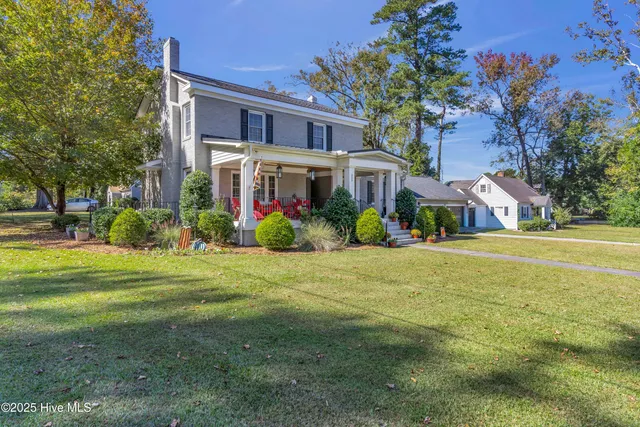 $410,000 | 220 South Duplin Street, Wallace, NC 28466