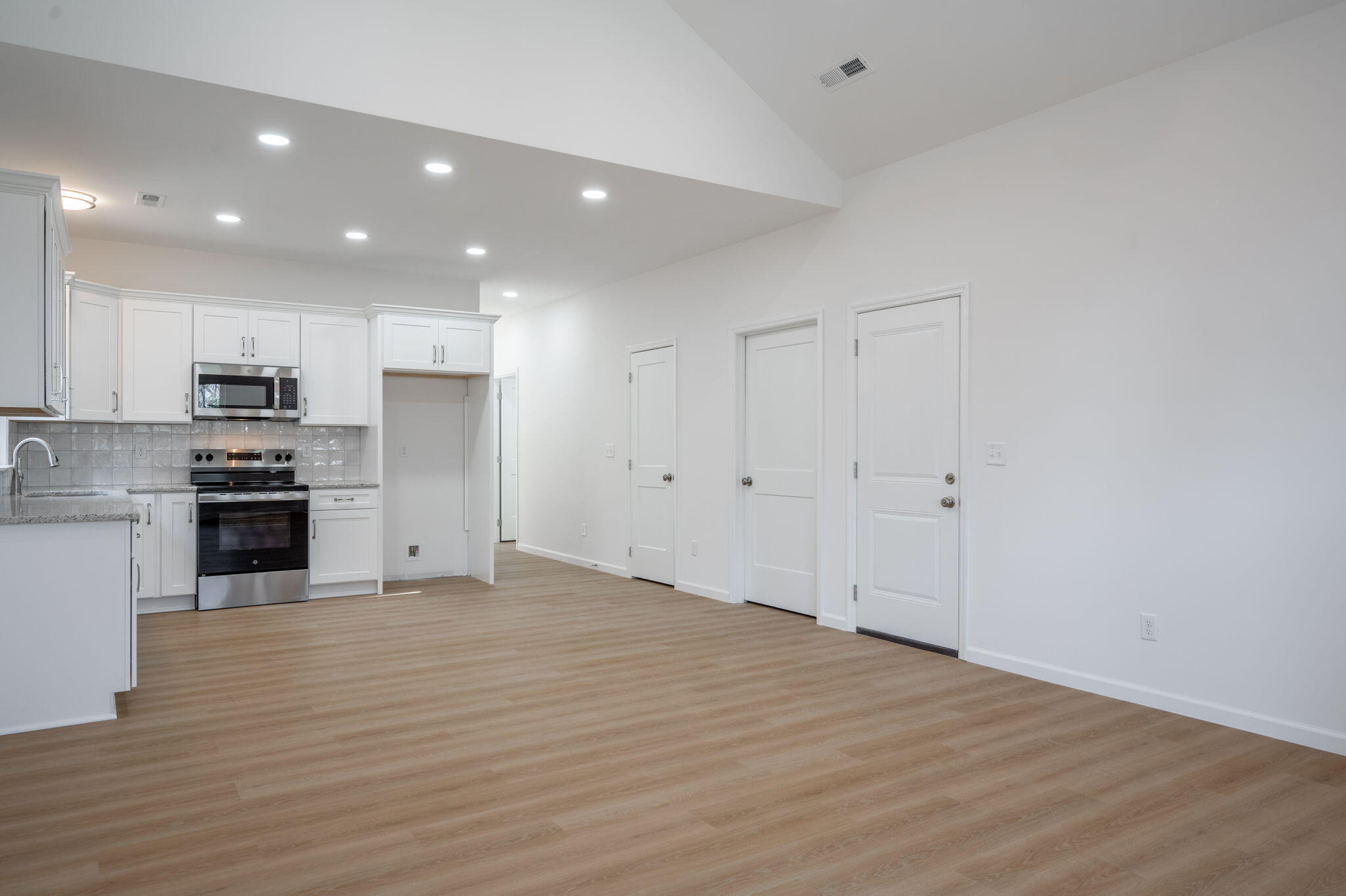 3016 Addison Road Chattanooga, TN 37406 - Photo 6 of 17 28-web-or-mls-DSC_2011