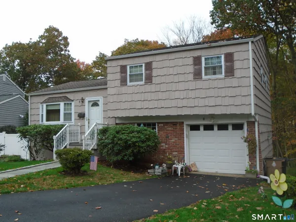 $675,000 | 8 Stanwick Circle, Stamford, CT 06905