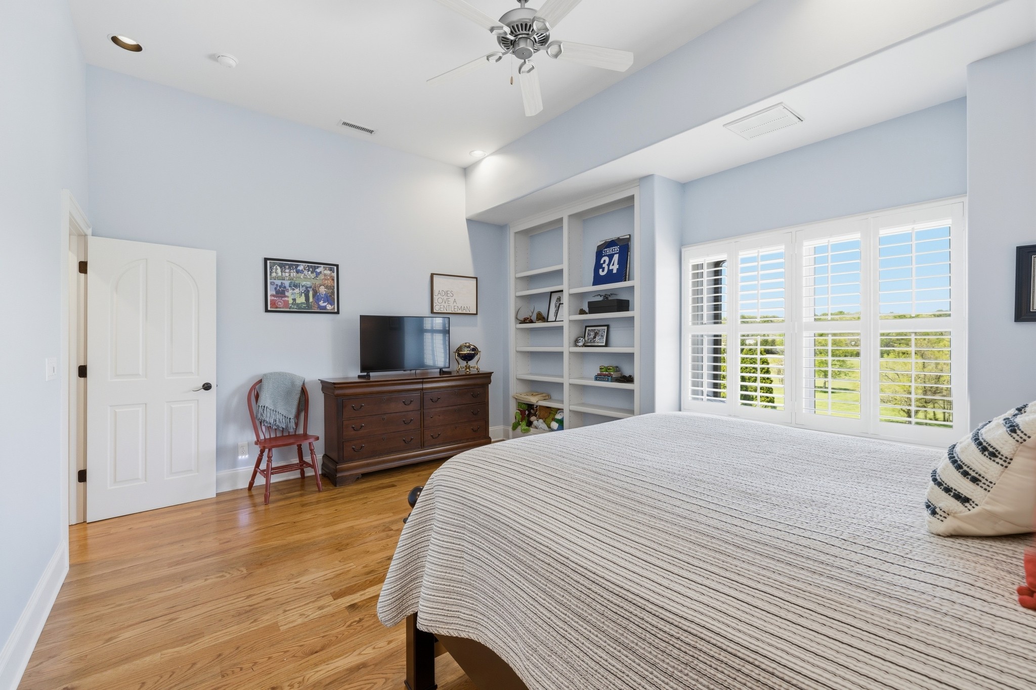 4606 Shores Road Murfreesboro, TN 37128 - Photo 39 of 74 a bedroom with a bed and a chair