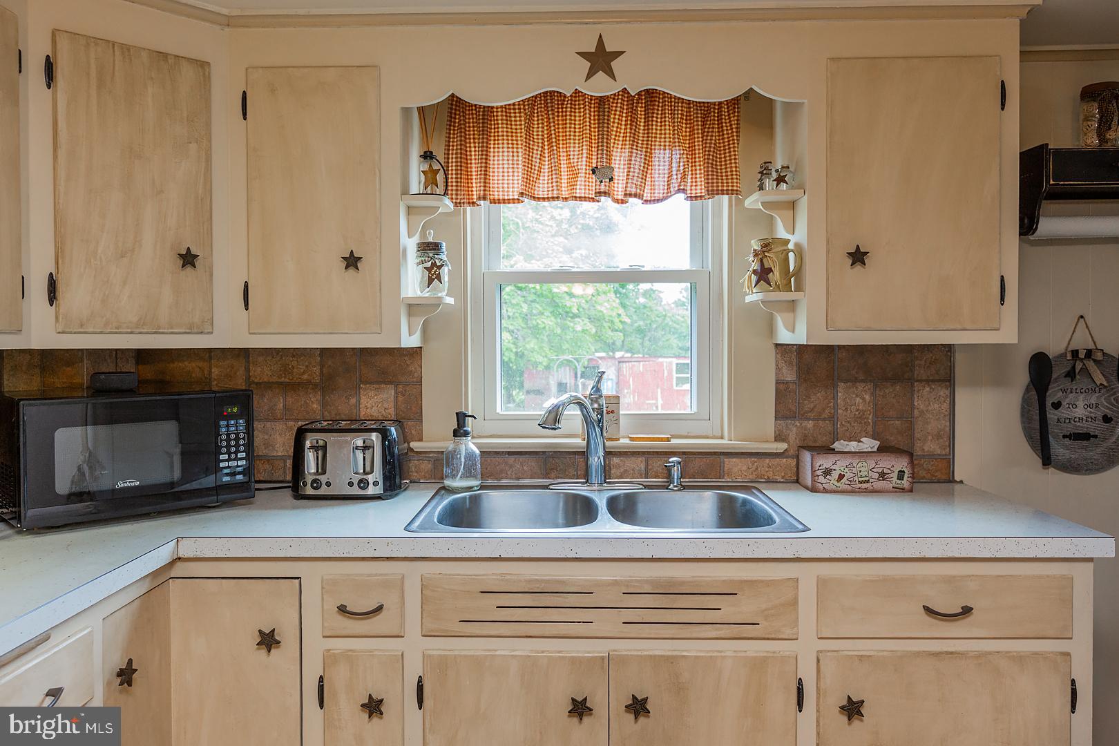 4532 Fairview Road Columbia, PA 17512 - Photo 9 of 49 Gallery Image 9