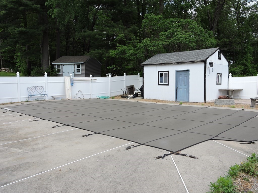 70 Hanson Road Charlton, MA 01507 - Photo 8 of 42