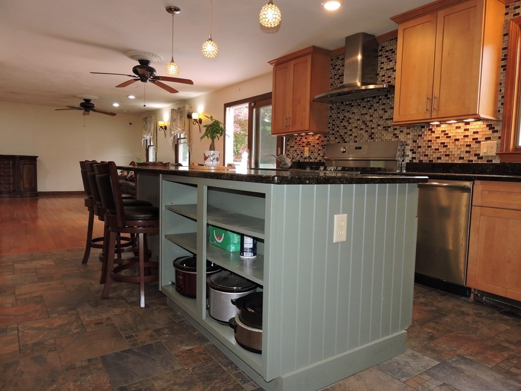 70 Hanson Road Charlton, MA 01507 - Photo 10 of 42