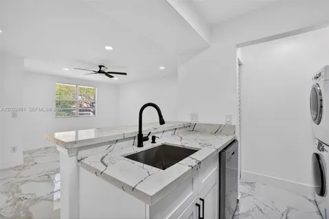 $215,000 | 1227 Southwest 46th Avenue, Unit 314, Pompano Beach, FL 33069