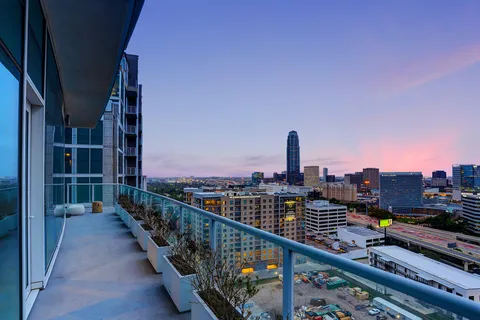 $850,000 | 4521 San Felipe Street, Unit 1804, Houston, TX 77027