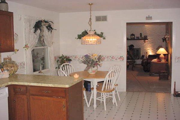 3524 Nicholson Road Bethlehem, PA 18020 - Photo 5 of 11 Eat-in Kitchen