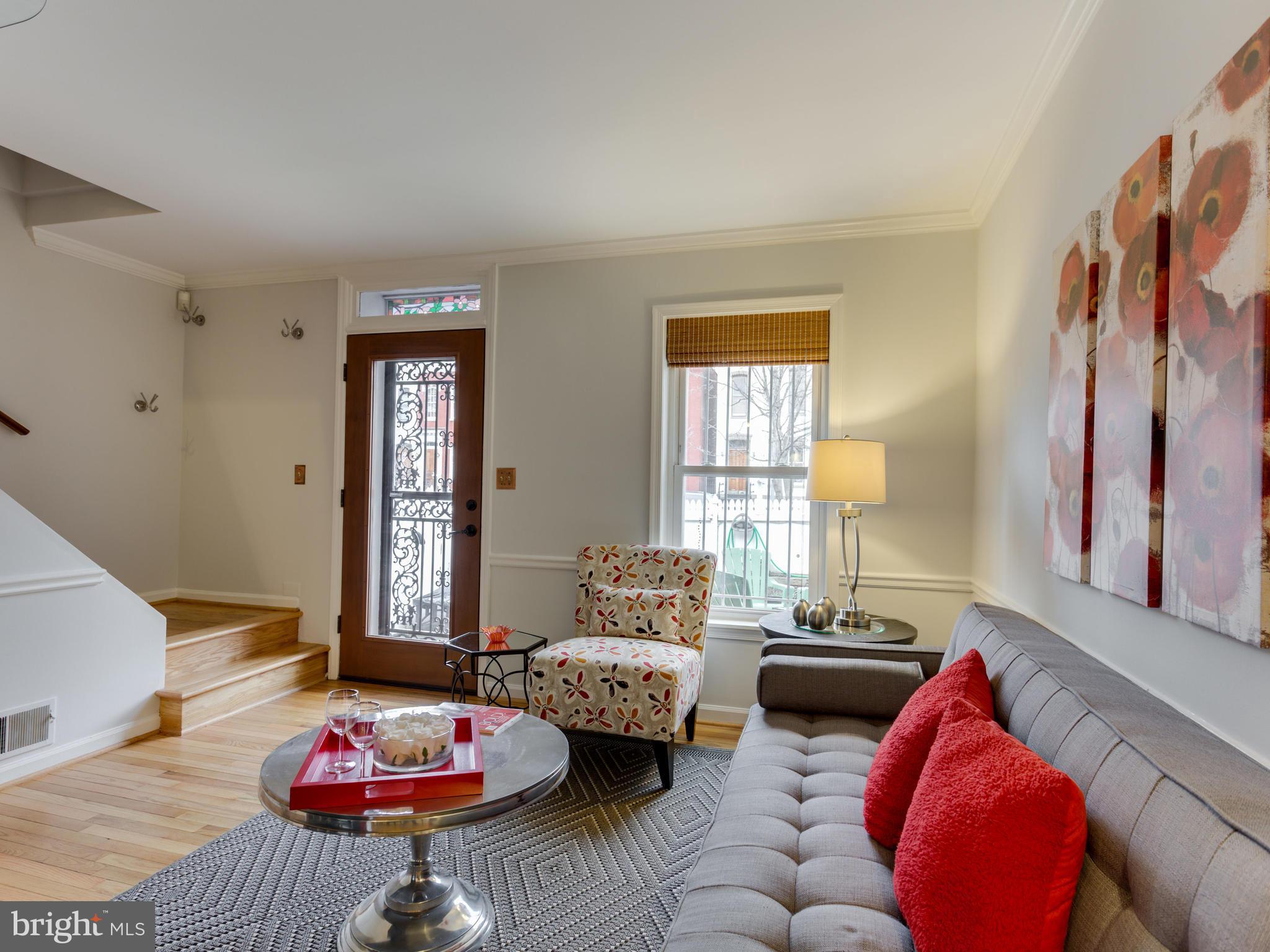653 A Street Southeast Washington, DC 20003 - Photo 3 of 17 Living Room