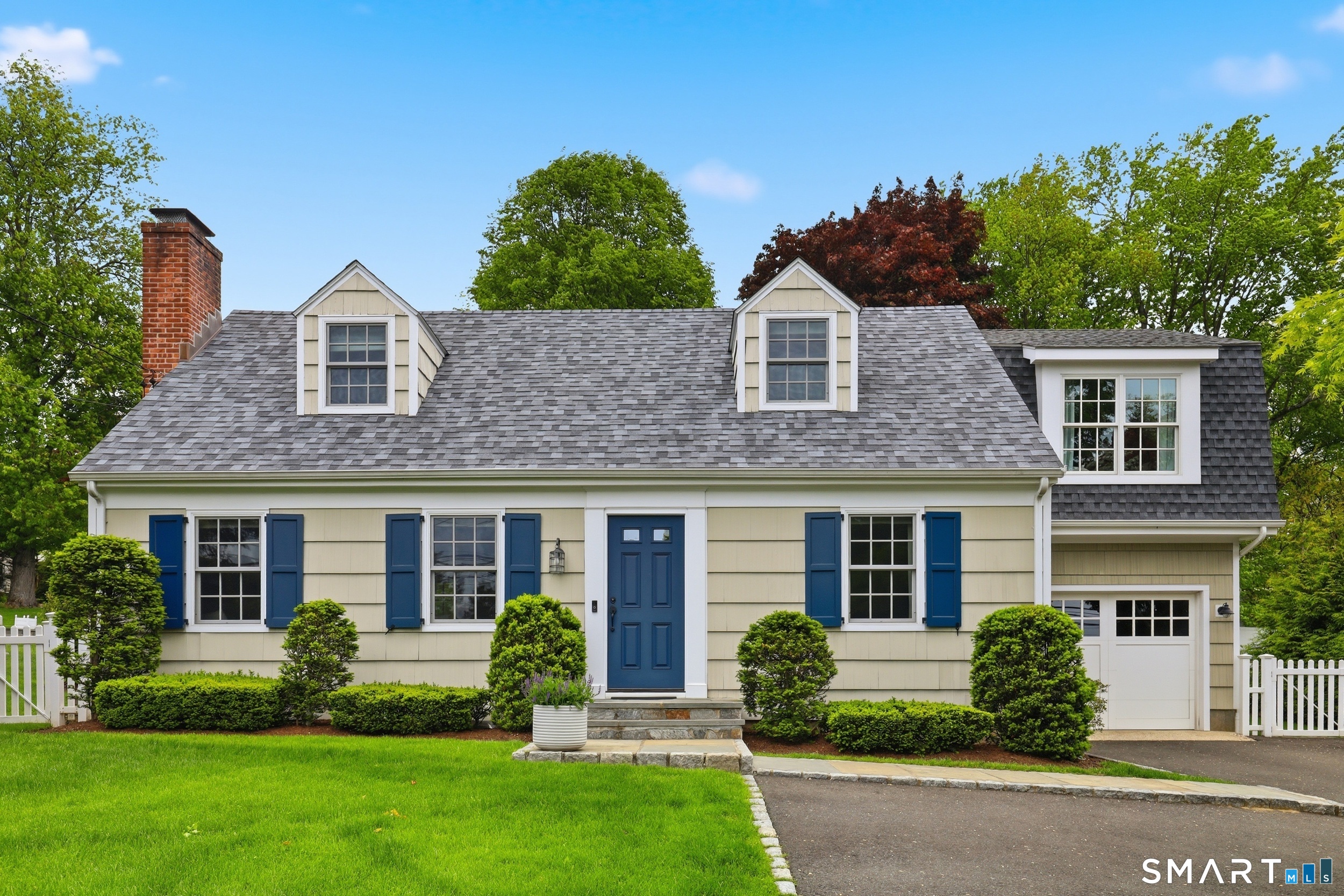 182 Hollow Tree Ridge Road Darien, CT 06820 - Photo 1 of 37