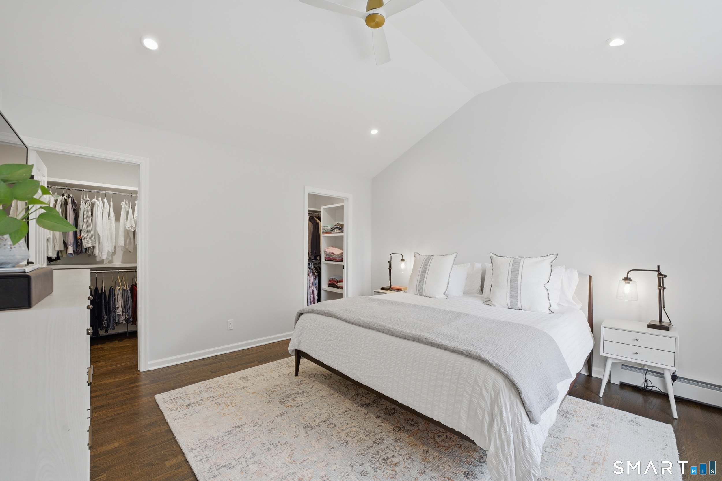 182 Hollow Tree Ridge Road Darien, CT 06820 - Photo 15 of 37