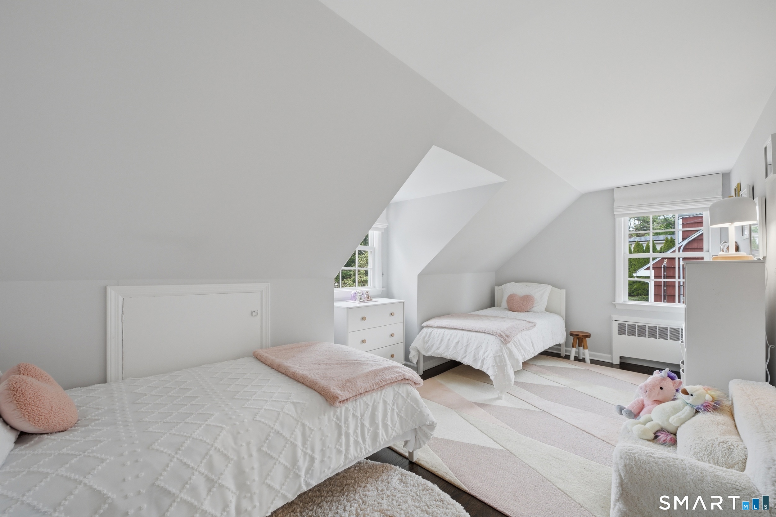182 Hollow Tree Ridge Road Darien, CT 06820 - Photo 20 of 37