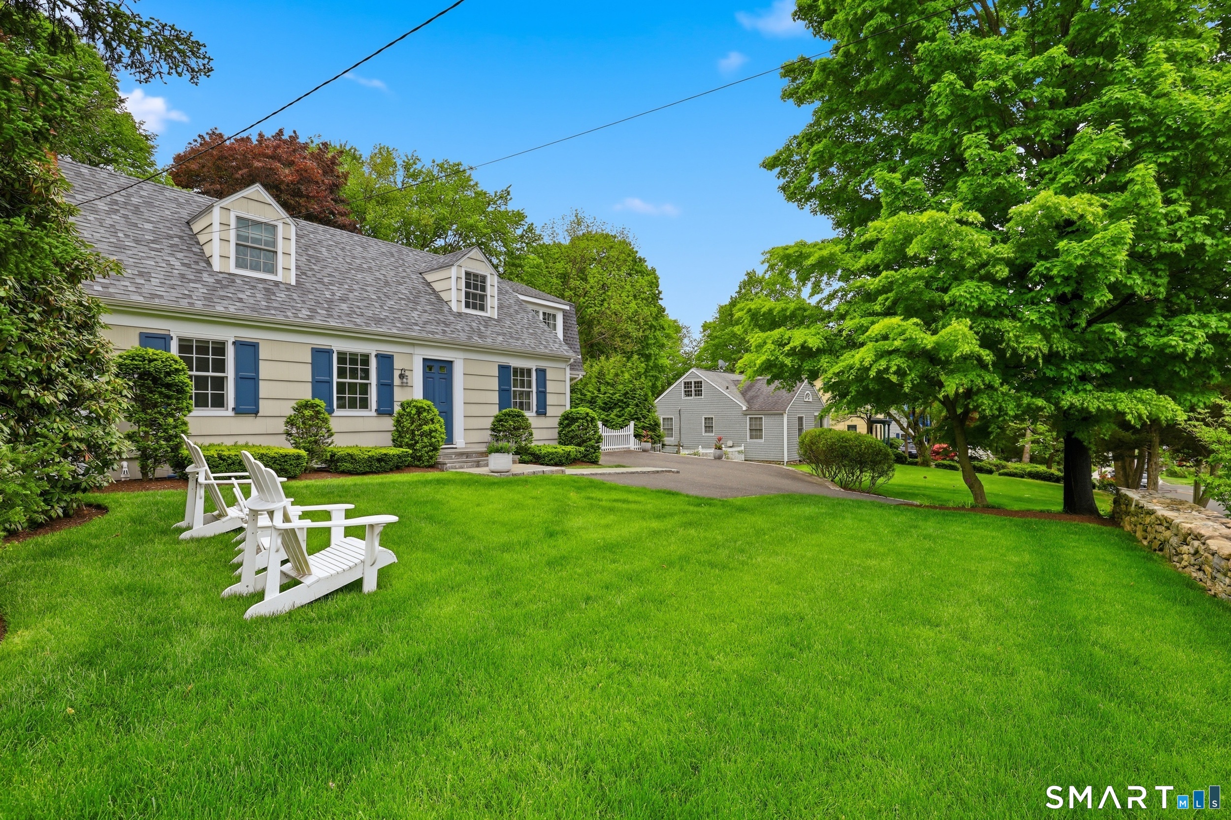 182 Hollow Tree Ridge Road Darien, CT 06820 - Photo 2 of 37