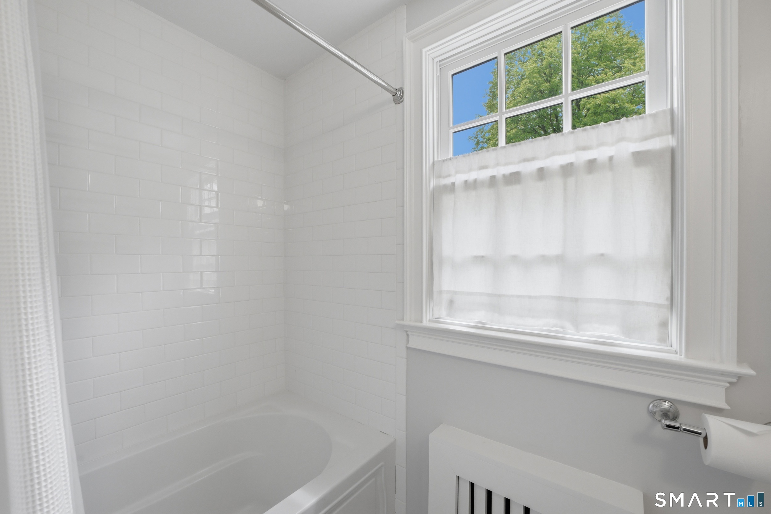 182 Hollow Tree Ridge Road Darien, CT 06820 - Photo 22 of 37