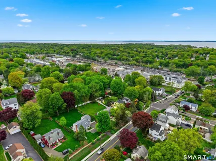 $1,665,000 | 182 Hollow Tree Ridge Road, Darien, CT 06820