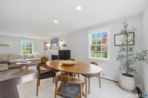 $1,665,000 | 182 Hollow Tree Ridge Road, Darien, CT 06820