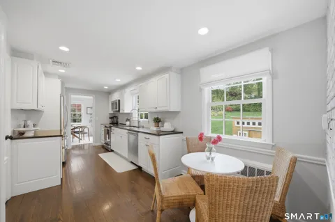 $1,665,000 | 182 Hollow Tree Ridge Road, Darien, CT 06820