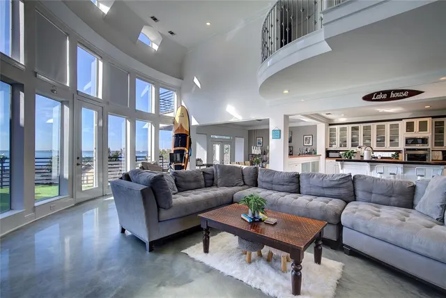 $1,549,000 | 20 Intrepid Circle, Rockwall, TX 75032