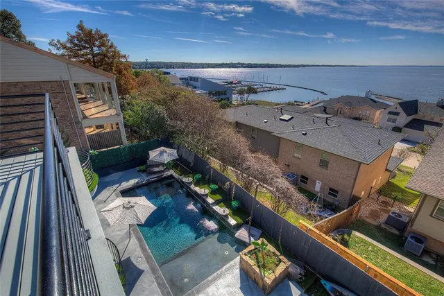 $1,549,000 | 20 Intrepid Circle, Rockwall, TX 75032