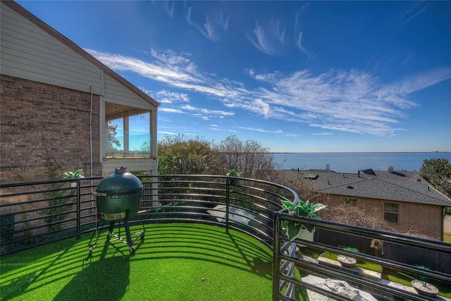 $1,549,000 | 20 Intrepid Circle, Rockwall, TX 75032