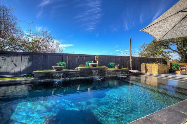 $1,549,000 | 20 Intrepid Circle, Rockwall, TX 75032