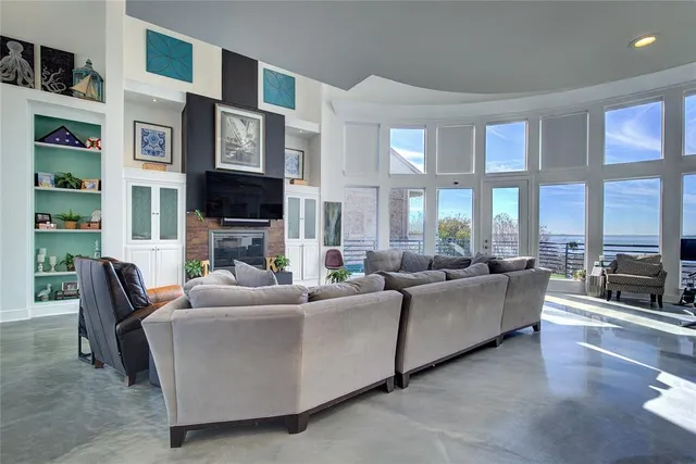 $1,549,000 | 20 Intrepid Circle, Rockwall, TX 75032