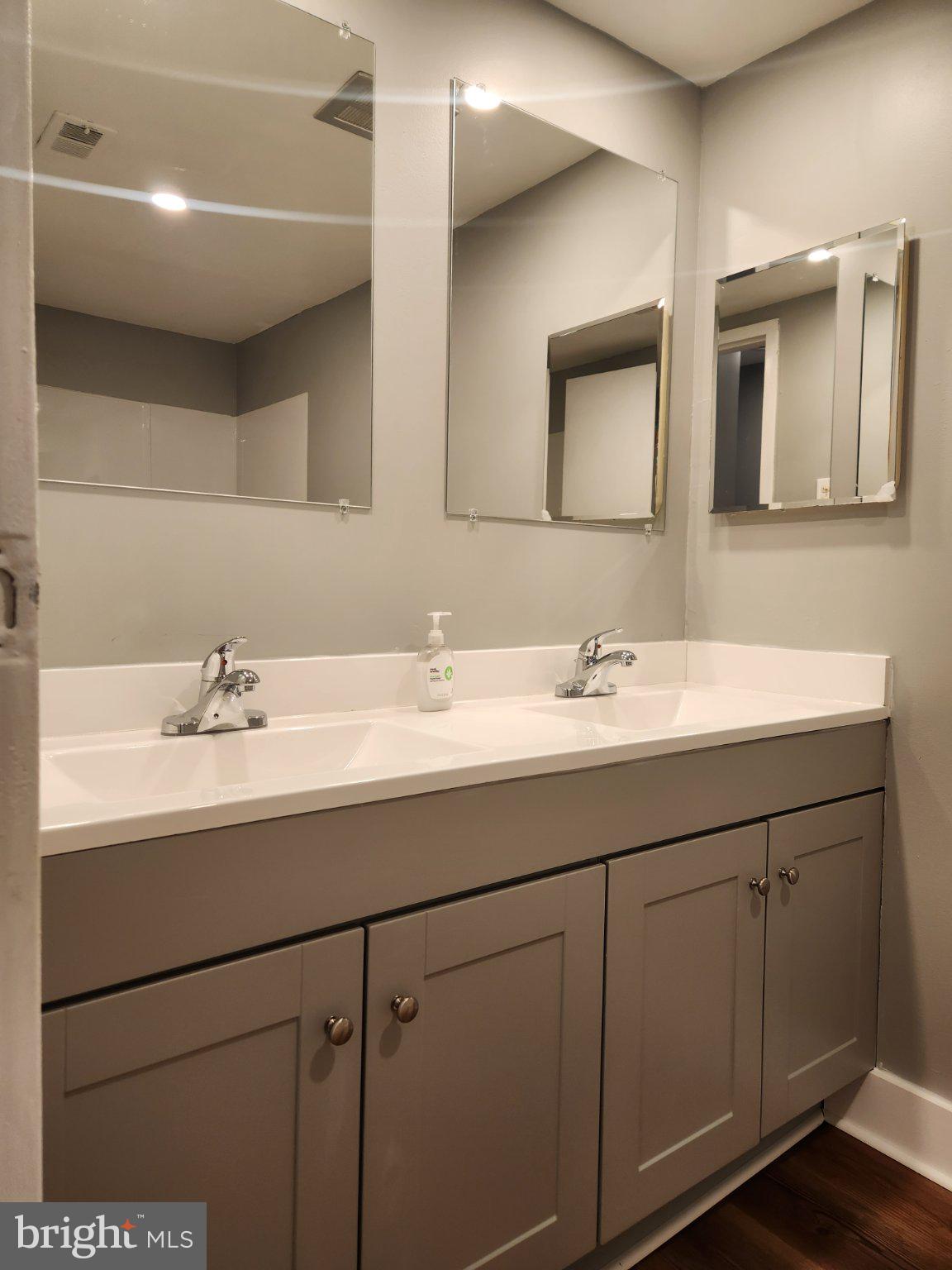 207 Erin Way, Unit T4 Reisterstown, MD 21136 - Photo 13 of 28 Renovated Bath