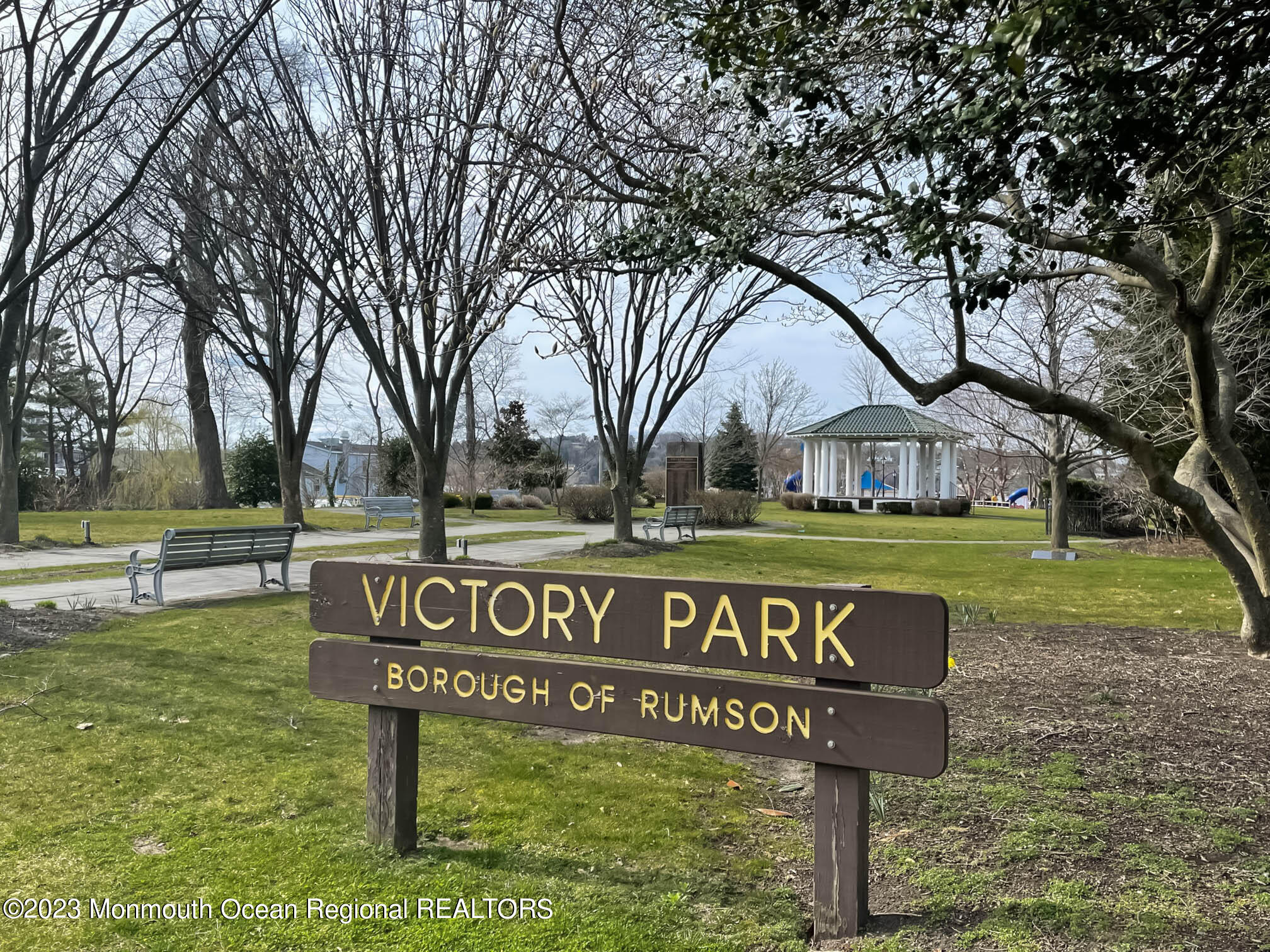 166 Rumson Road Rumson, NJ 07760 - Photo 42 of 46 a view of a street with sign board