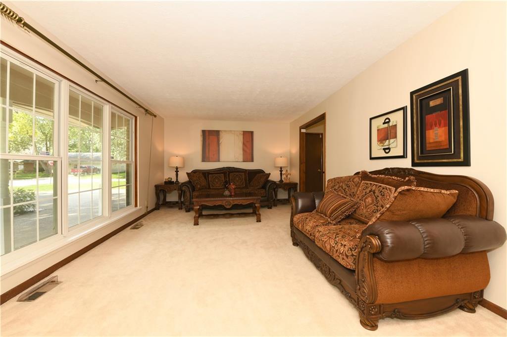 8709 Fox Ridge Lane Indianapolis, IN 46256 - Photo 12 of 36 Gallery Image 12