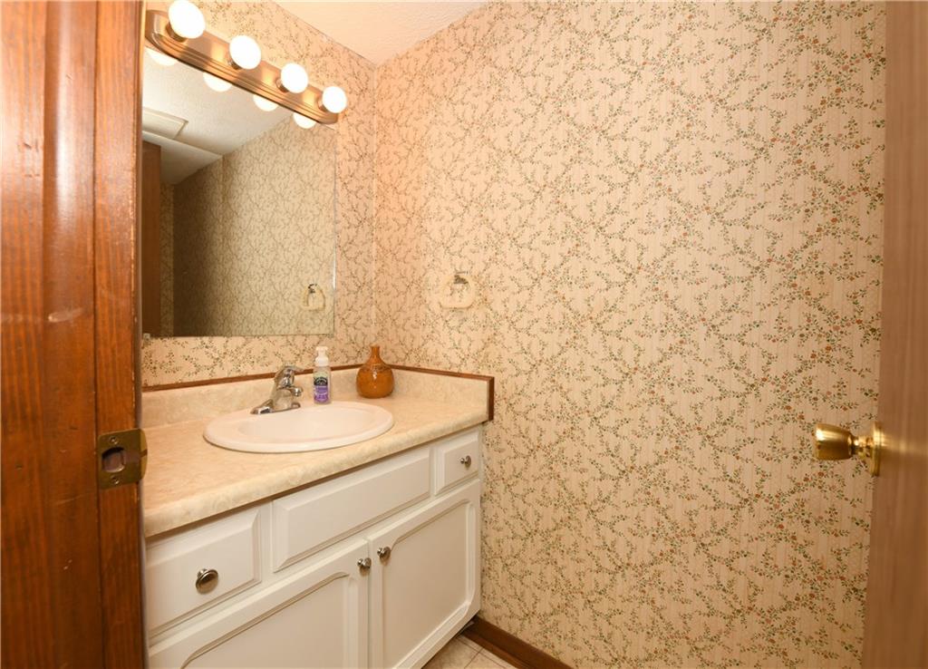 8709 Fox Ridge Lane Indianapolis, IN 46256 - Photo 33 of 36 Gallery Image 33