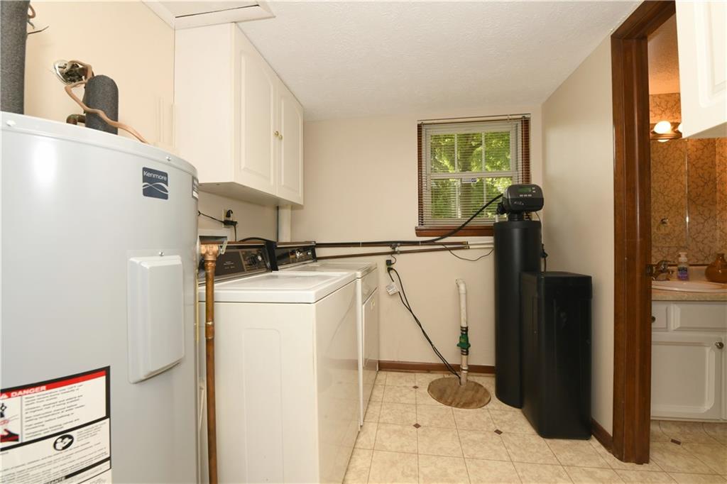 8709 Fox Ridge Lane Indianapolis, IN 46256 - Photo 34 of 36 Gallery Image 34
