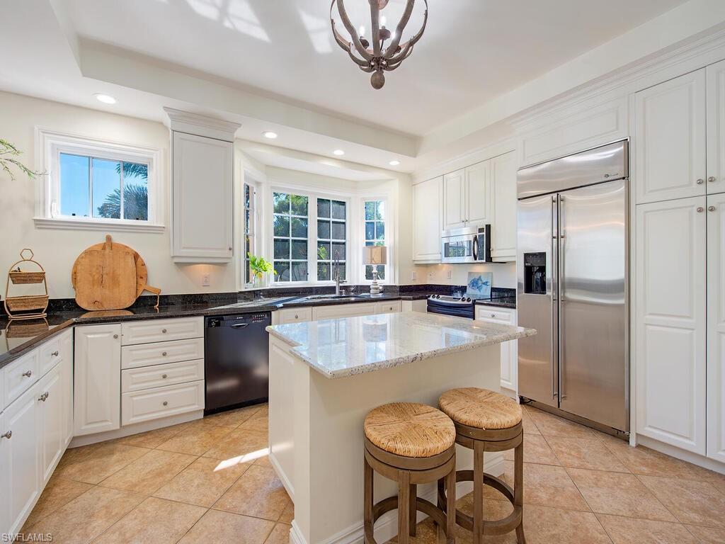 597 4th Avenue South, Unit 2 Naples, FL 34102 - Photo 7 of 17