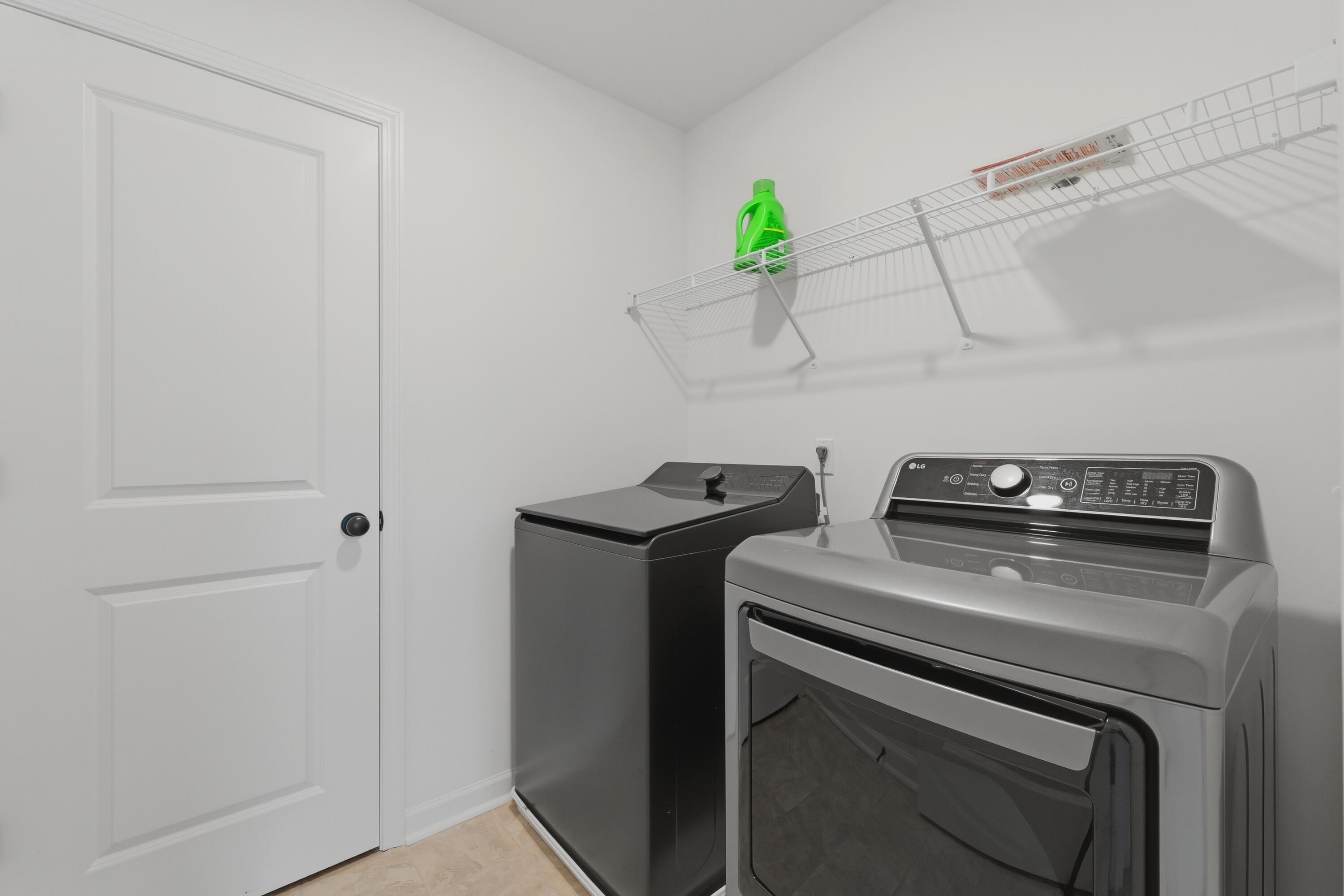 290 Surfbird Road Summerville, SC 29486 - Photo 11 of 27 033_P1008213