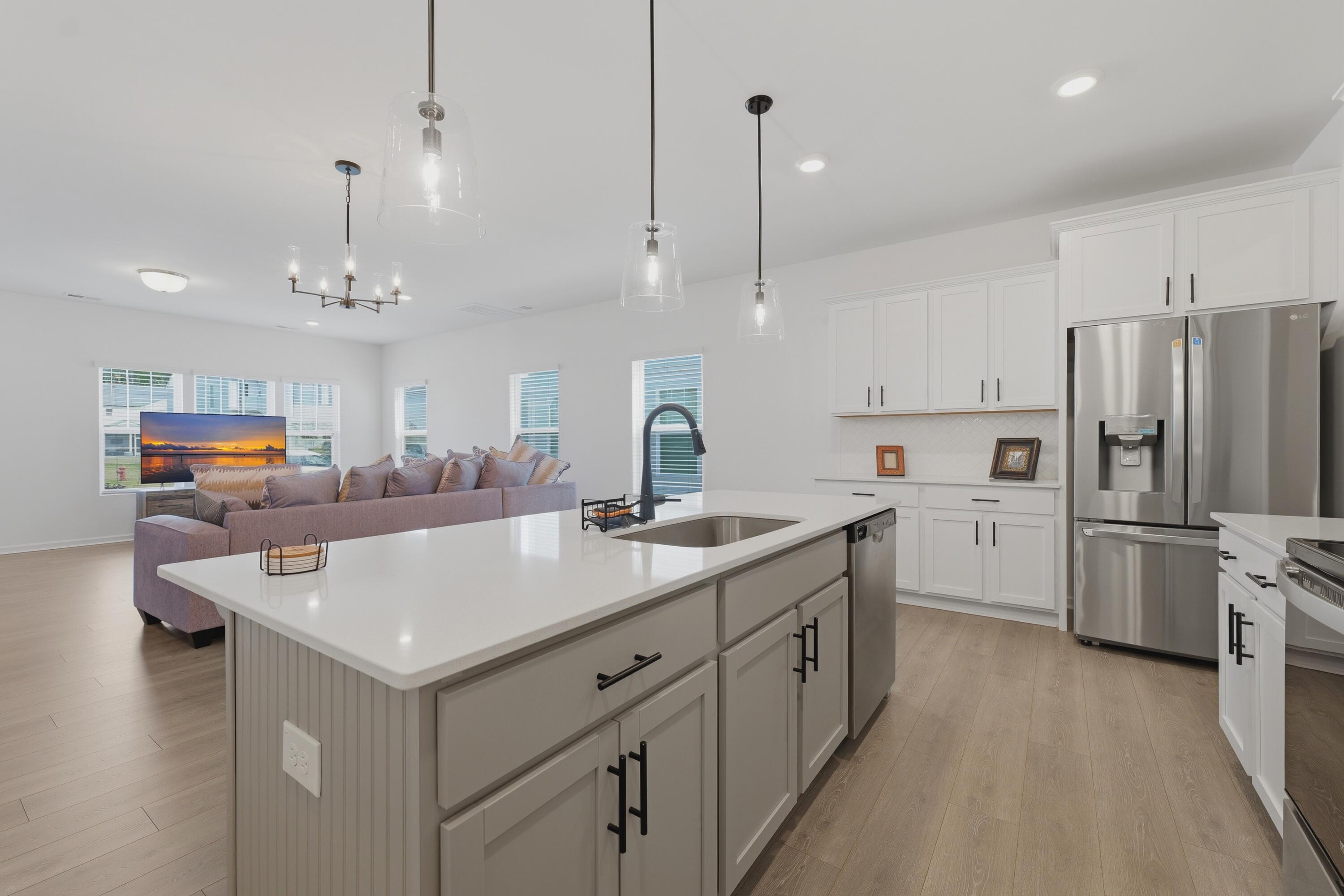 290 Surfbird Road Summerville, SC 29486 - Photo 6 of 27 023_P1008293