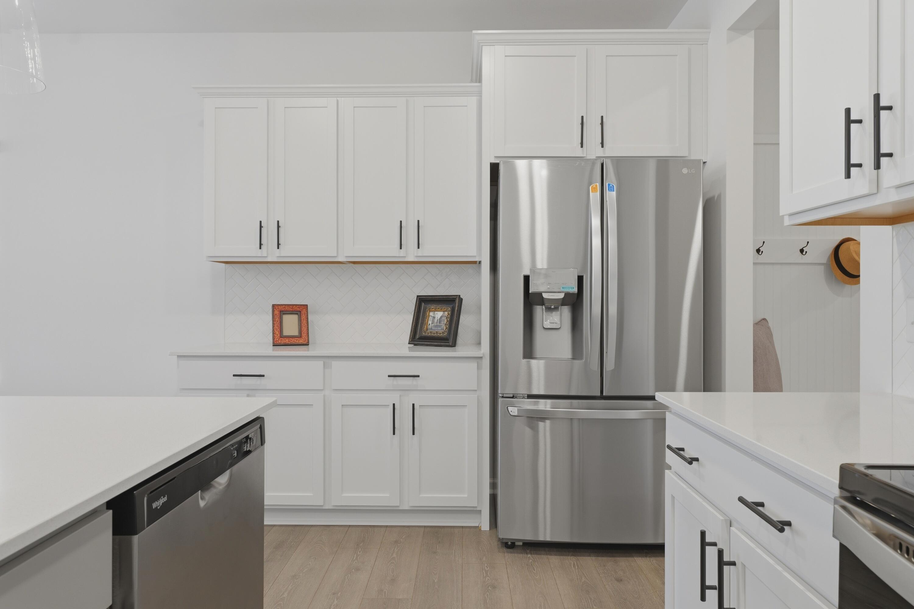 290 Surfbird Road Summerville, SC 29486 - Photo 7 of 27 024_P1008298