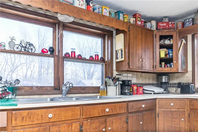 $260,000 | 24298 Mount Olive Road, Marshall, MO 65340