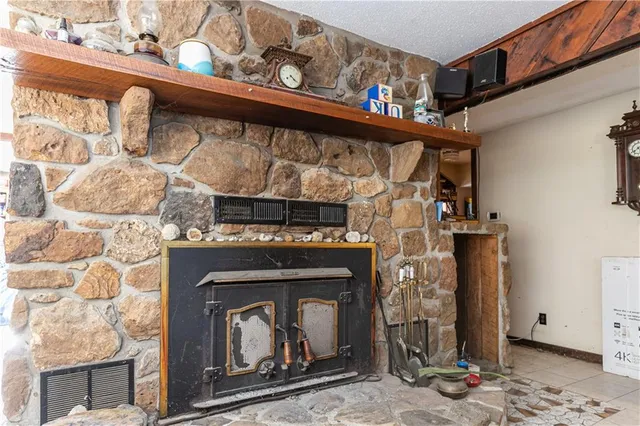 $260,000 | 24298 Mount Olive Road, Marshall, MO 65340