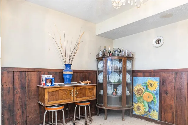 $260,000 | 24298 Mount Olive Road, Marshall, MO 65340