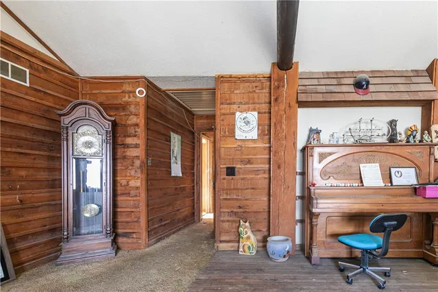 $260,000 | 24298 Mount Olive Road, Marshall, MO 65340