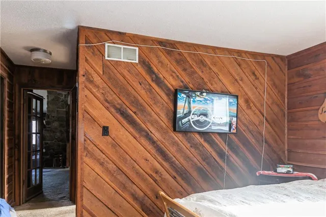 $260,000 | 24298 Mount Olive Road, Marshall, MO 65340