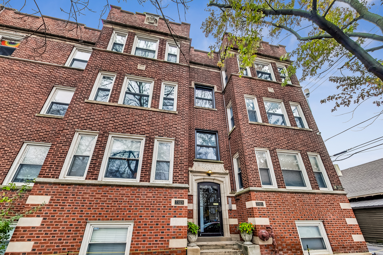 7321 North Paulina Street, Unit 2 Chicago, IL 60626 - Photo 1 of 27 front view of a building