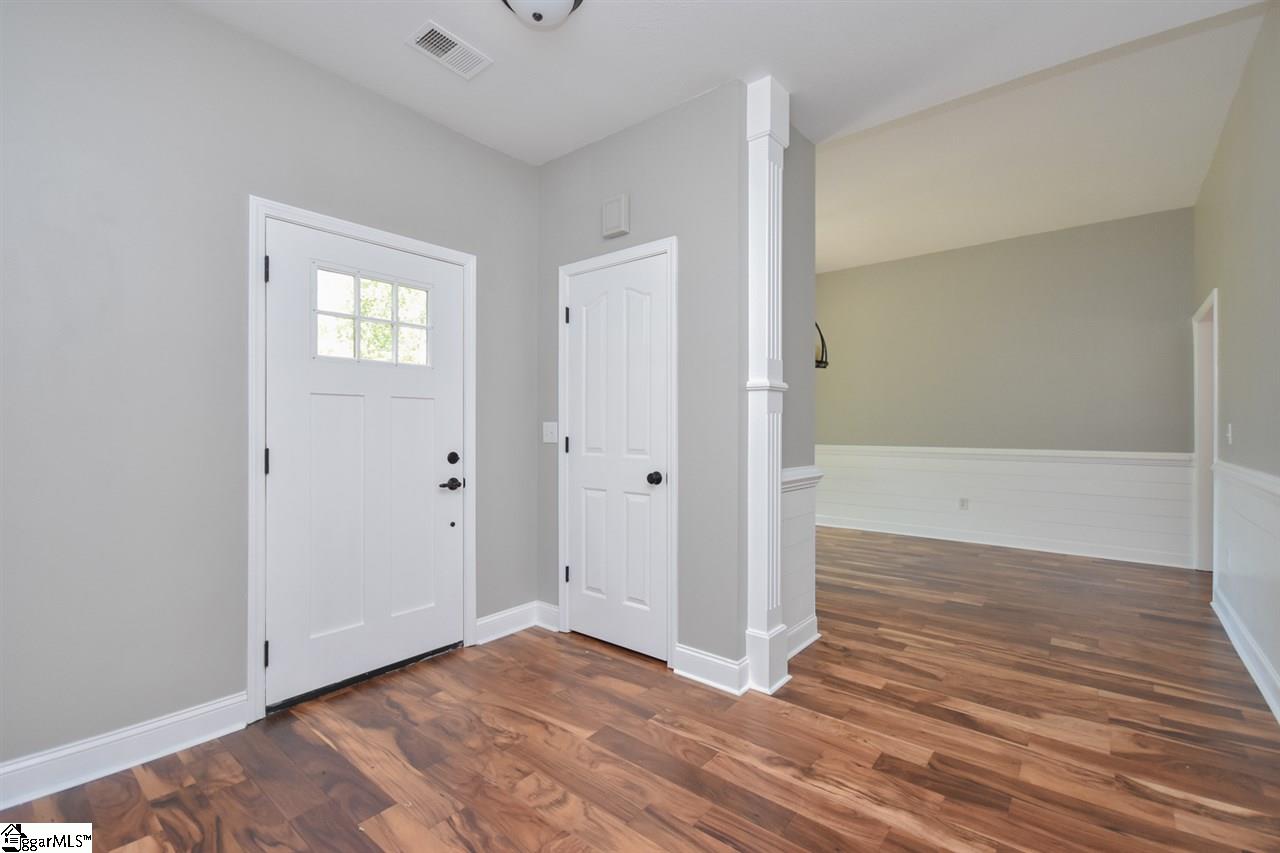 31 Birch Tree Road Greer, SC 29651 - Photo 4 of 35