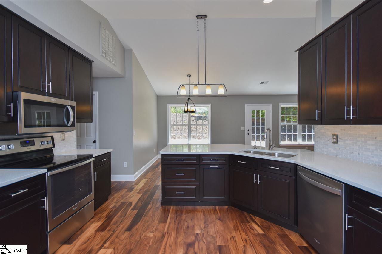 31 Birch Tree Road Greer, SC 29651 - Photo 8 of 35