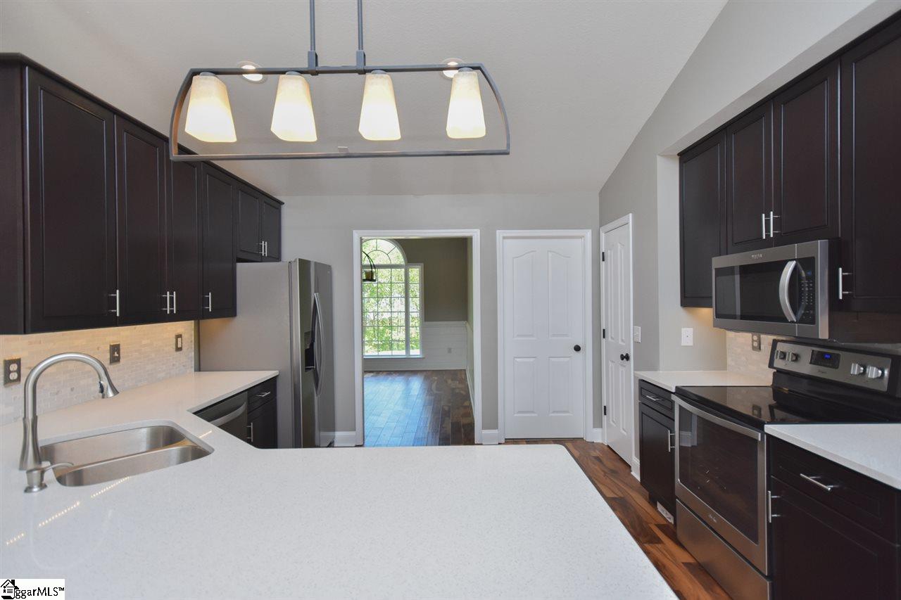 31 Birch Tree Road Greer, SC 29651 - Photo 9 of 35