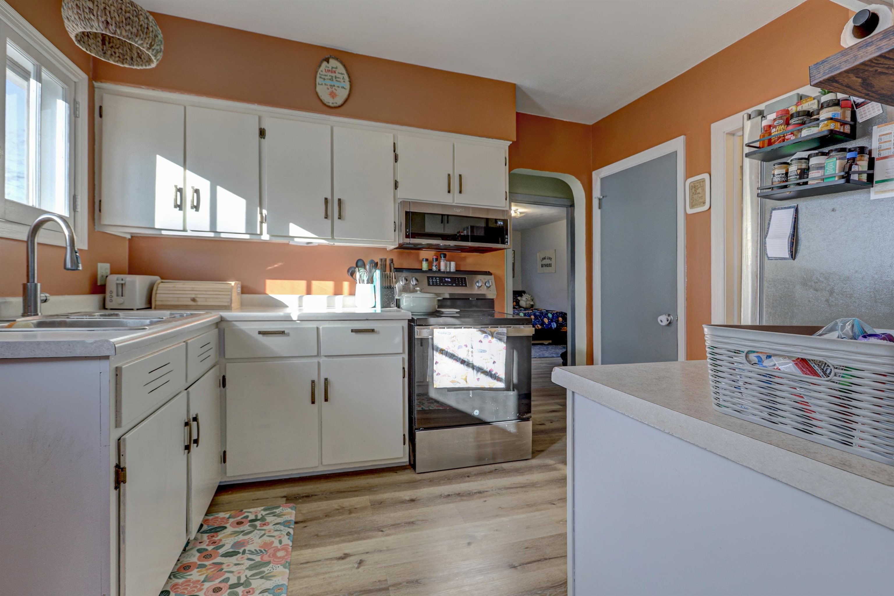 213 Lawson Street Menasha, WI 54952 - Photo 3 of 21