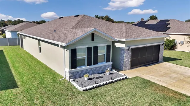 a front view of house with yard