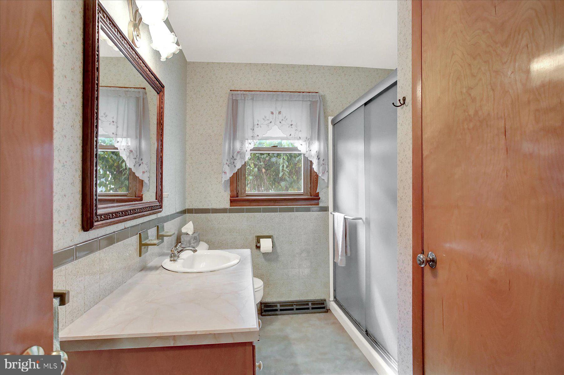 900 Snyder Hill Road Lititz, PA 17543 - Photo 13 of 27
